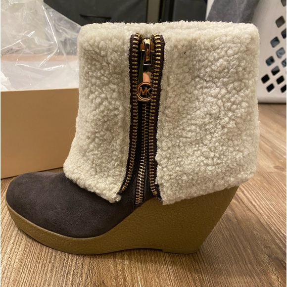 Michael Kors wedge boots - Picture 1 of 7
